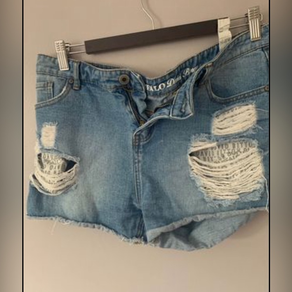 BUFFALO JEAN SHORTS
